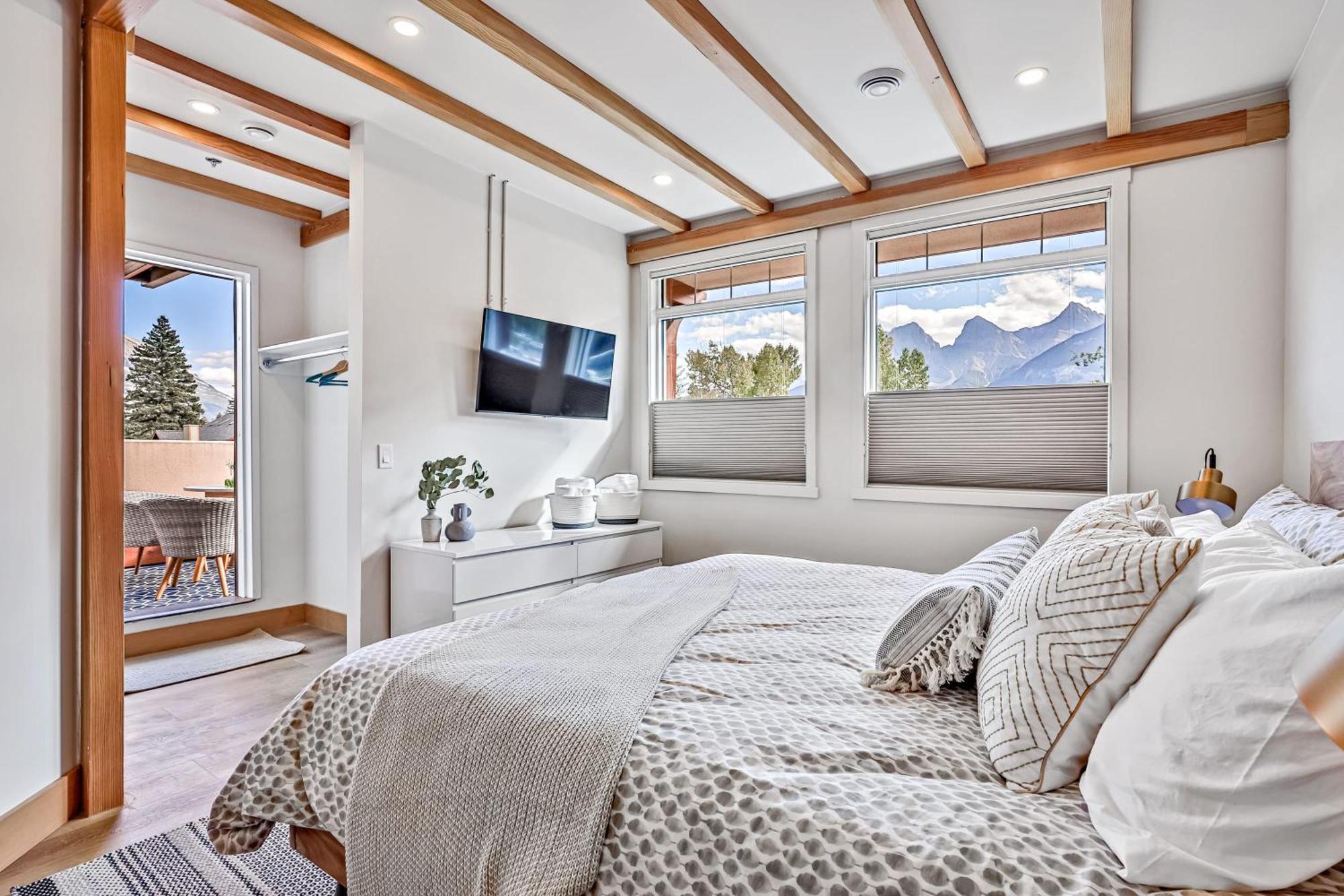 Ravens Crest Lodge - Stunning Views Perfectly Located On Main Street Κάνμορ Εξωτερικό φωτογραφία