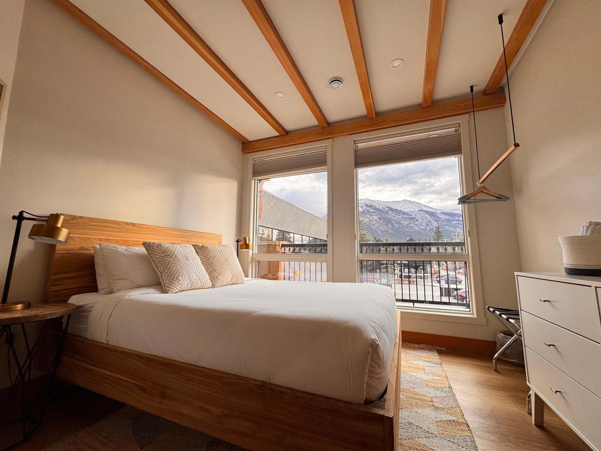 Ravens Crest Lodge - Stunning Views Perfectly Located On Main Street Κάνμορ Εξωτερικό φωτογραφία